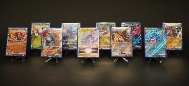 Lots hologram Pokemon cards