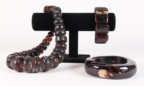 Lots amber items and beads