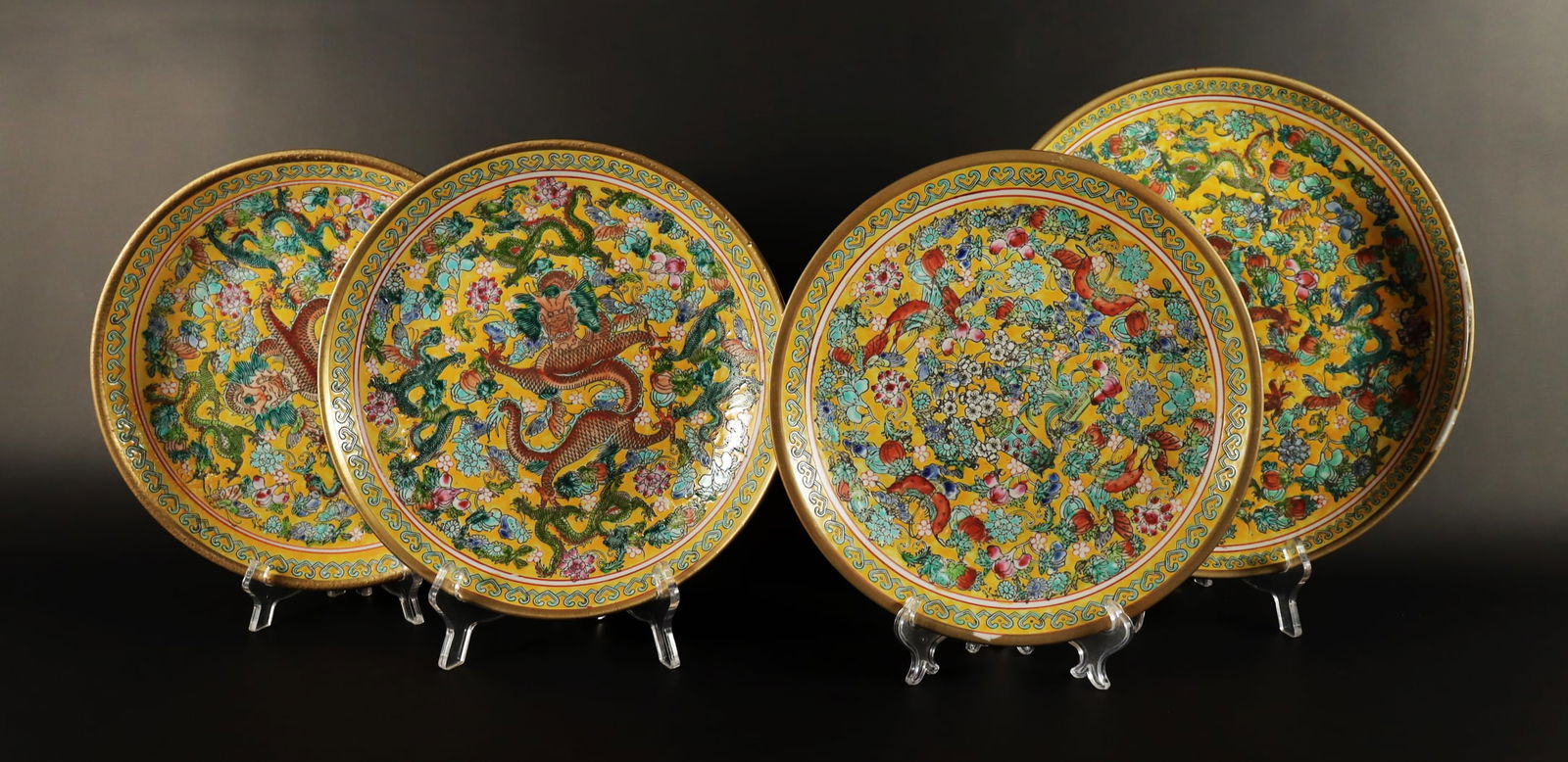 Lots Chinese fine plates: Lots Chinese fine plates. Largest H: 1.5" x W: 11.5."