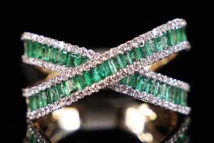 14 kt y/g emerald diamond ring