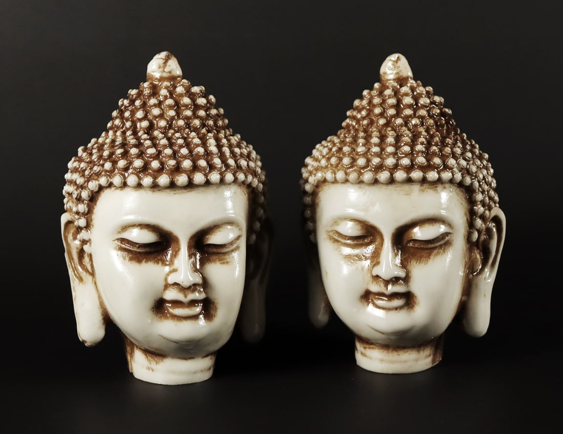 2 Chinese porcelain buddha head: 2 Chinese porcelain buddha head.