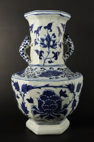 Chinese crackled vase