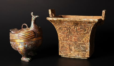 Lots Chinese bronze vessels