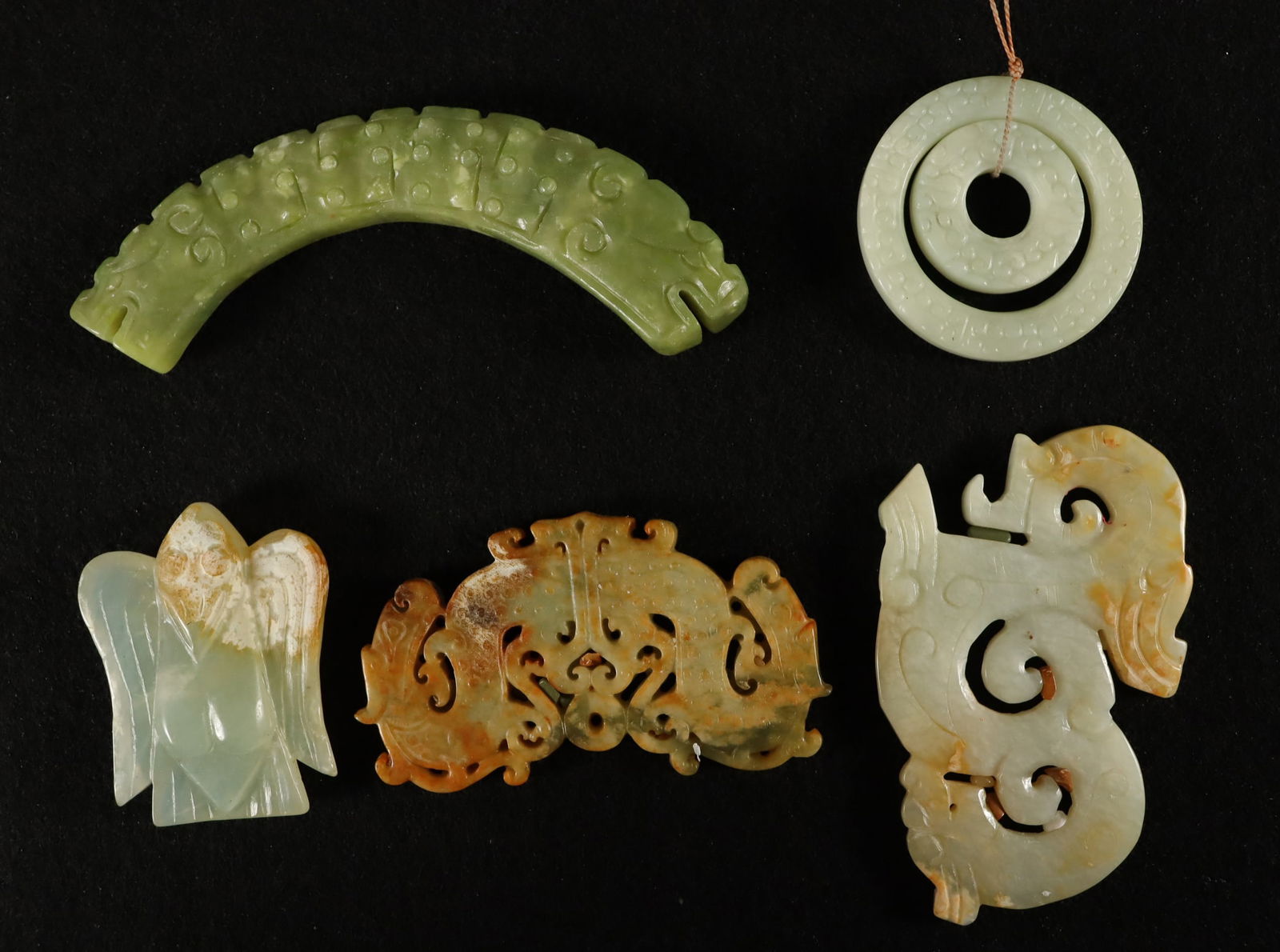 Lot Chinese jade carvings: Lots Chinese jade carvings.