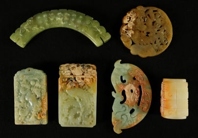 Lots Chinese carvings