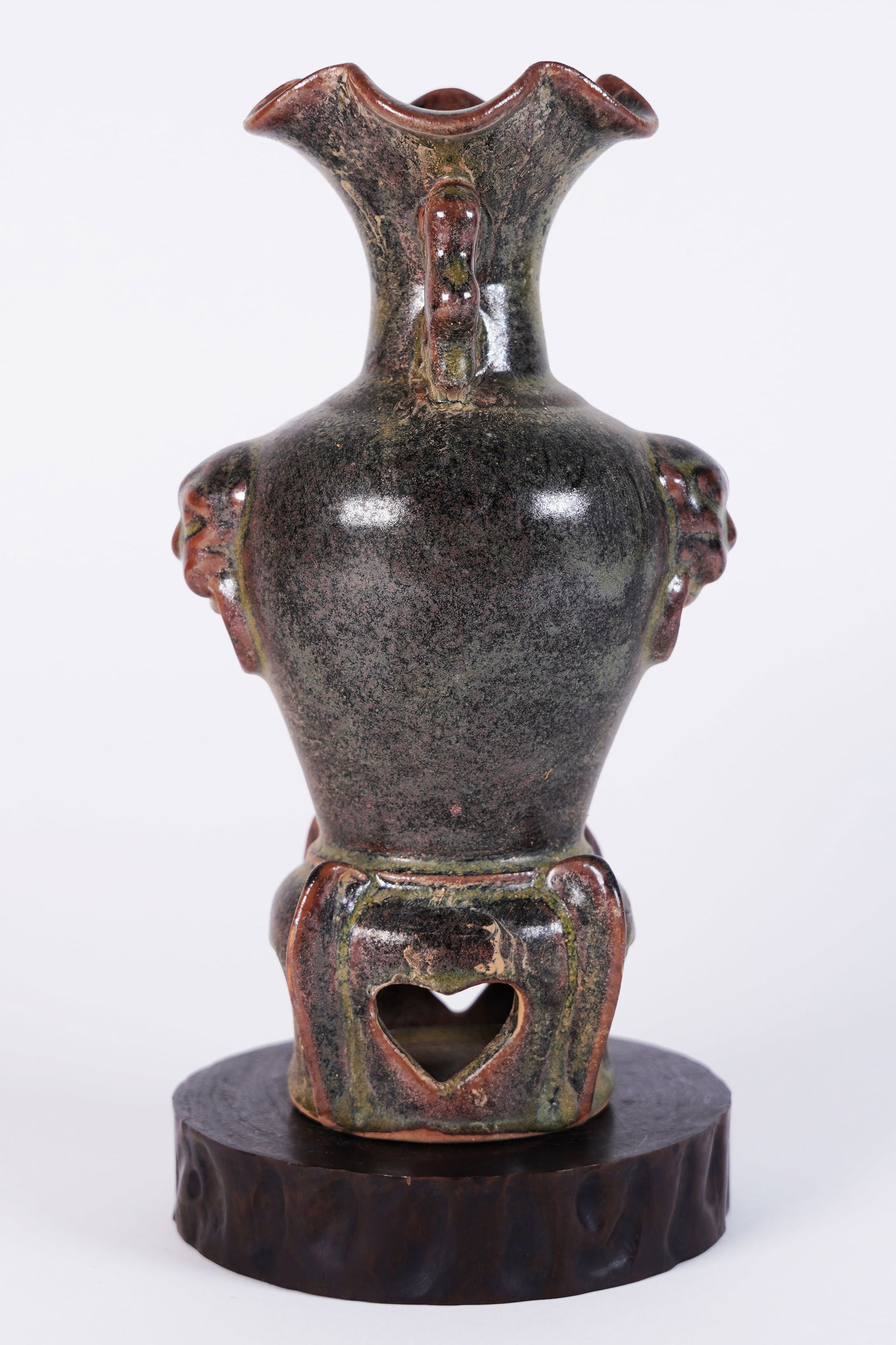 Chinese black vase: Chinese fine black vase. H: 9.5" x W: 5."