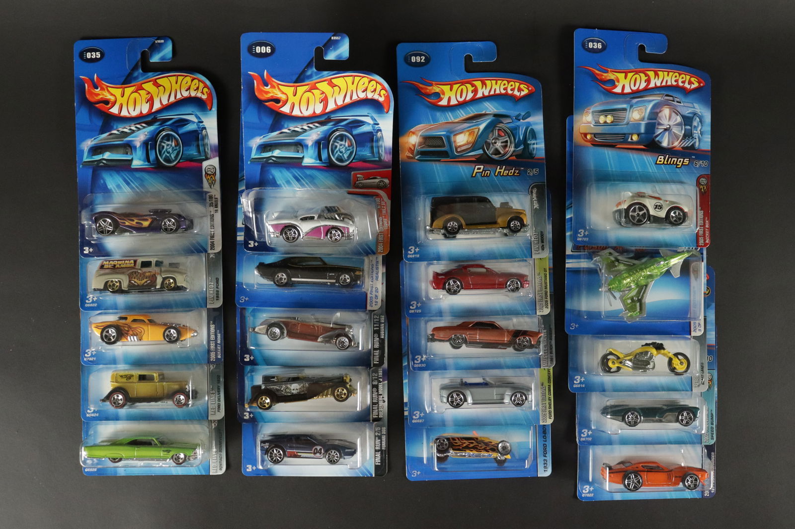 Lots Hot Wheels in original package (1 of 6)