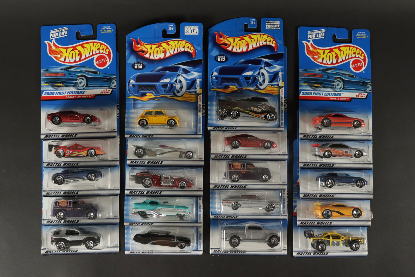 Lots Hot Wheels in original package (1 of 6)