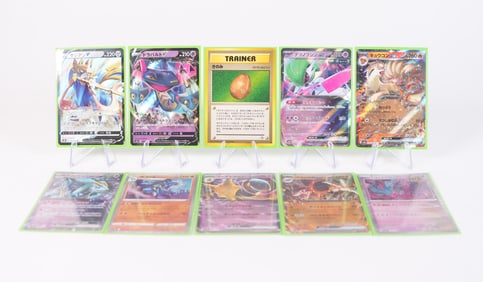 Lots hologram Pokemon cards