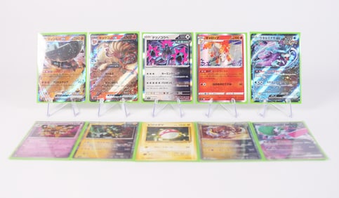 Lots hologram Pokemon cards