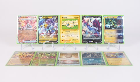 Lots hologram Pokemon cards