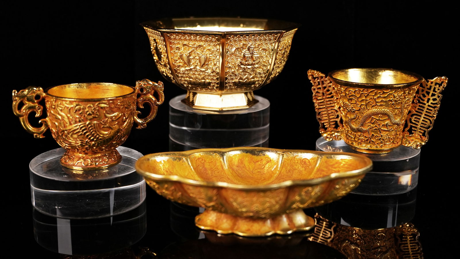 Lots Chinese gilted items (1 of 12)