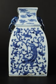 Chinese fine b/w vase