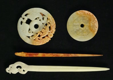 Lots Chinese carvings