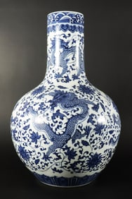 Chinese tall b/w dragon vase