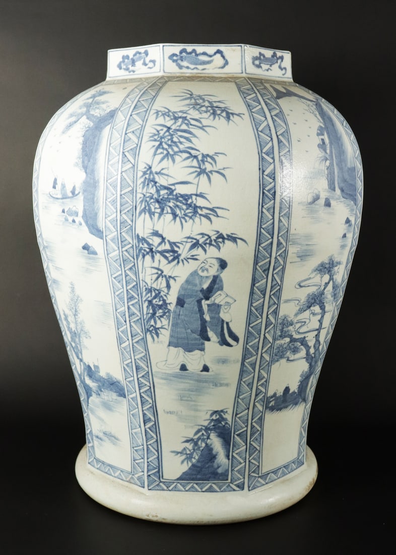 Chinese fine b/w jar (1 of 5)