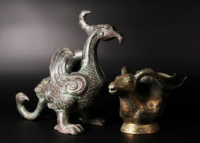 2 Chinese bronze vessels