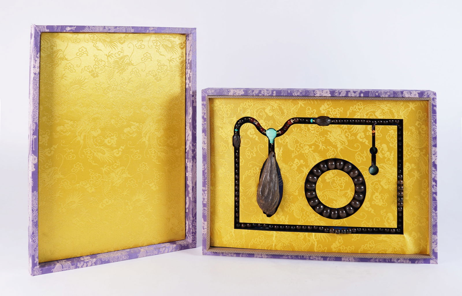 Lots Chinese beaded items (1 of 6)