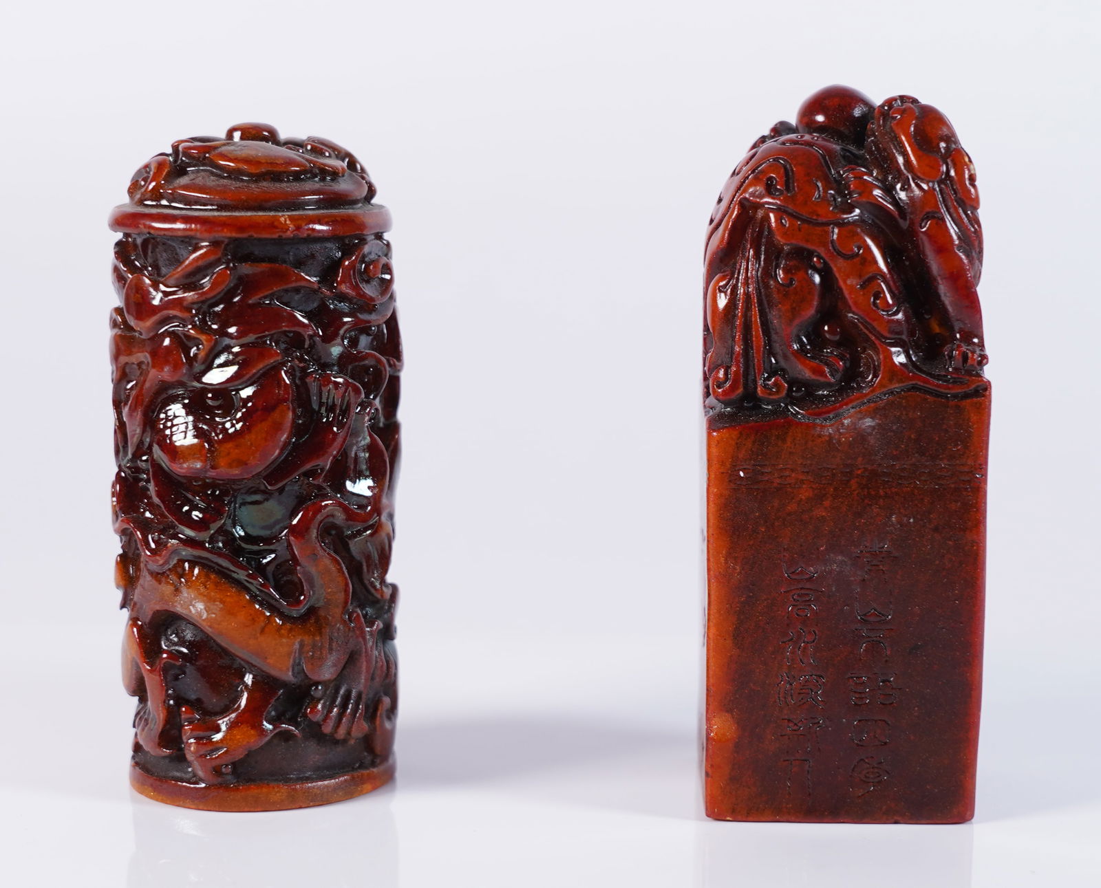 2 Chinese carved seal: 2 Chinese carved seal.