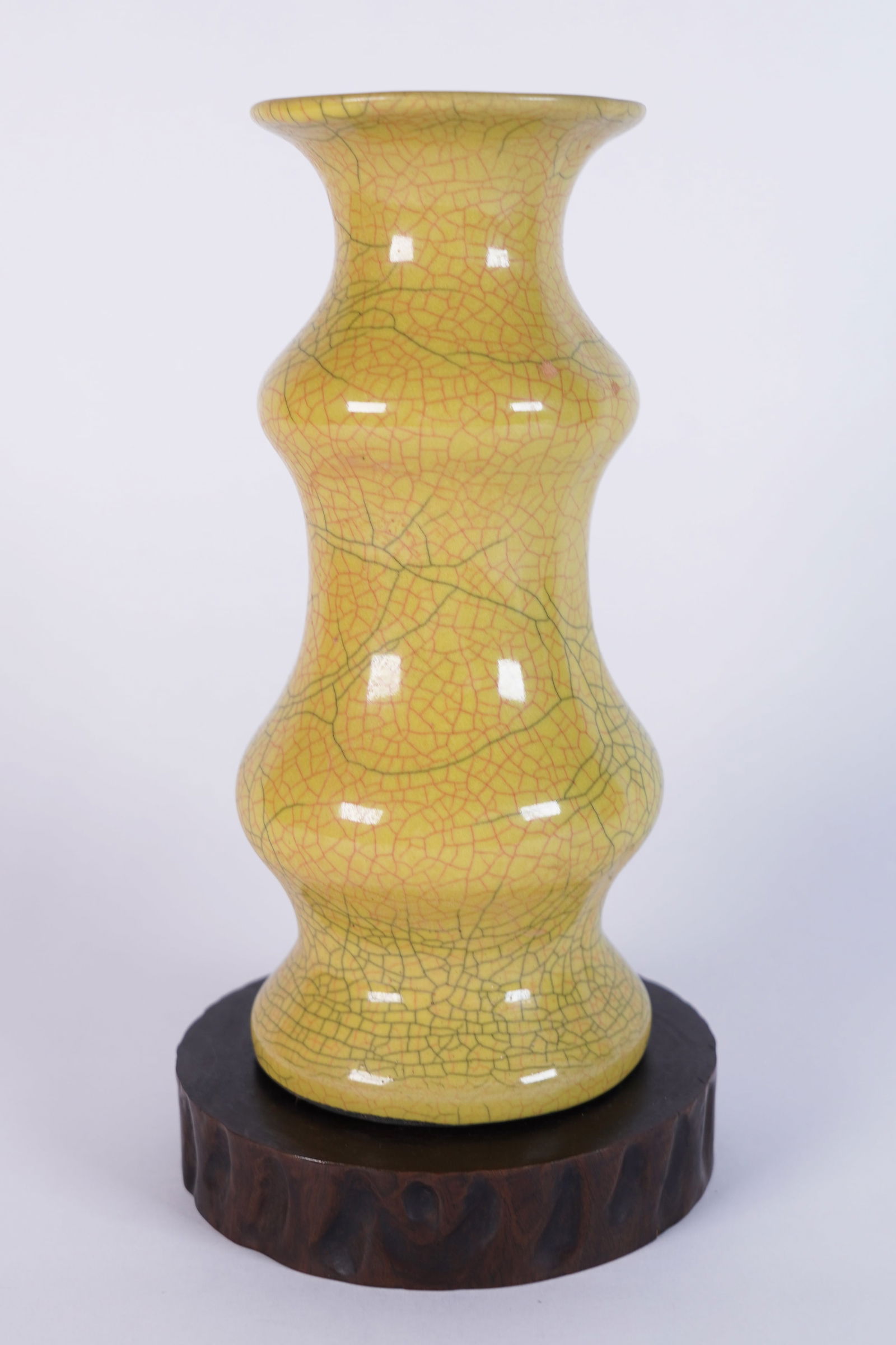 Chinese fine crackled vase (1 of 6)