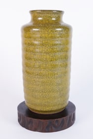 Chinese crackled vase