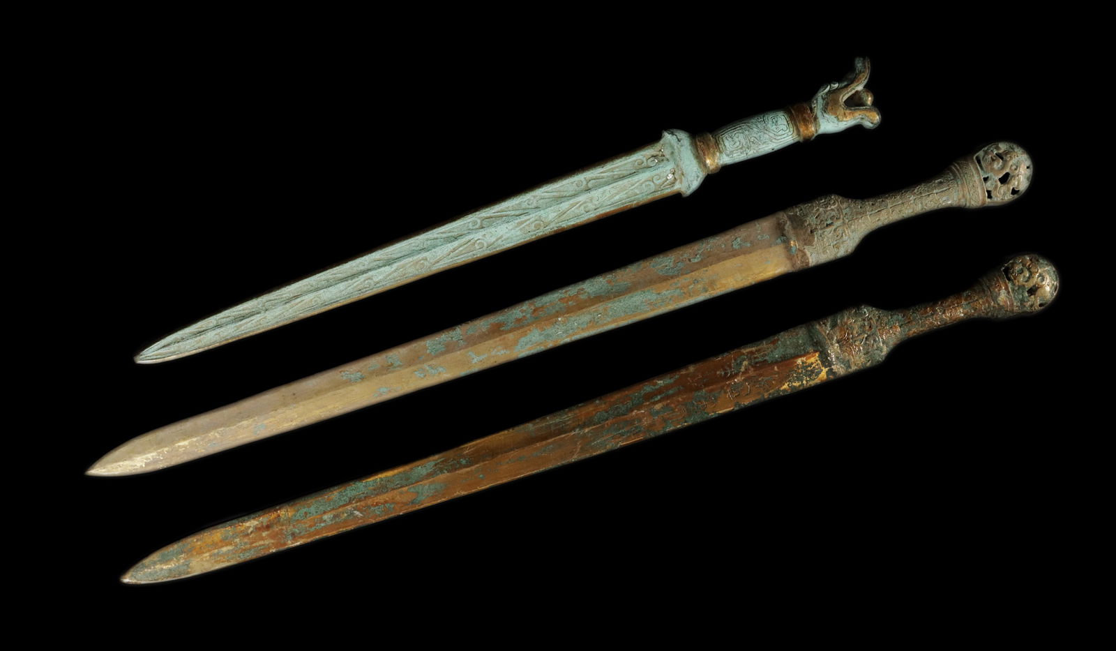 Lots Chinese bronze swords (1 of 5)