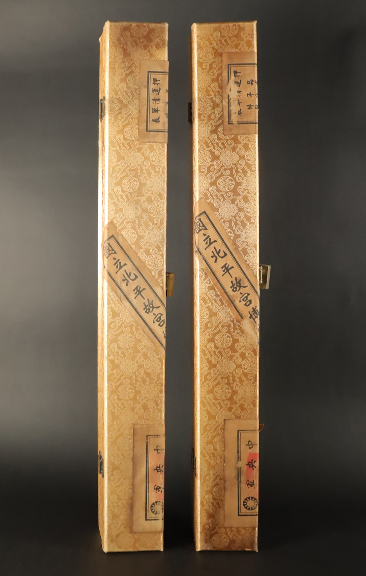 Lots Chinese fine scrolls (1 of 6)