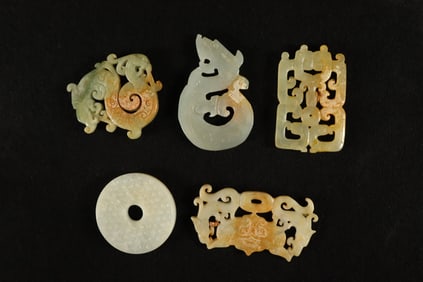 Lots Chinese carvings