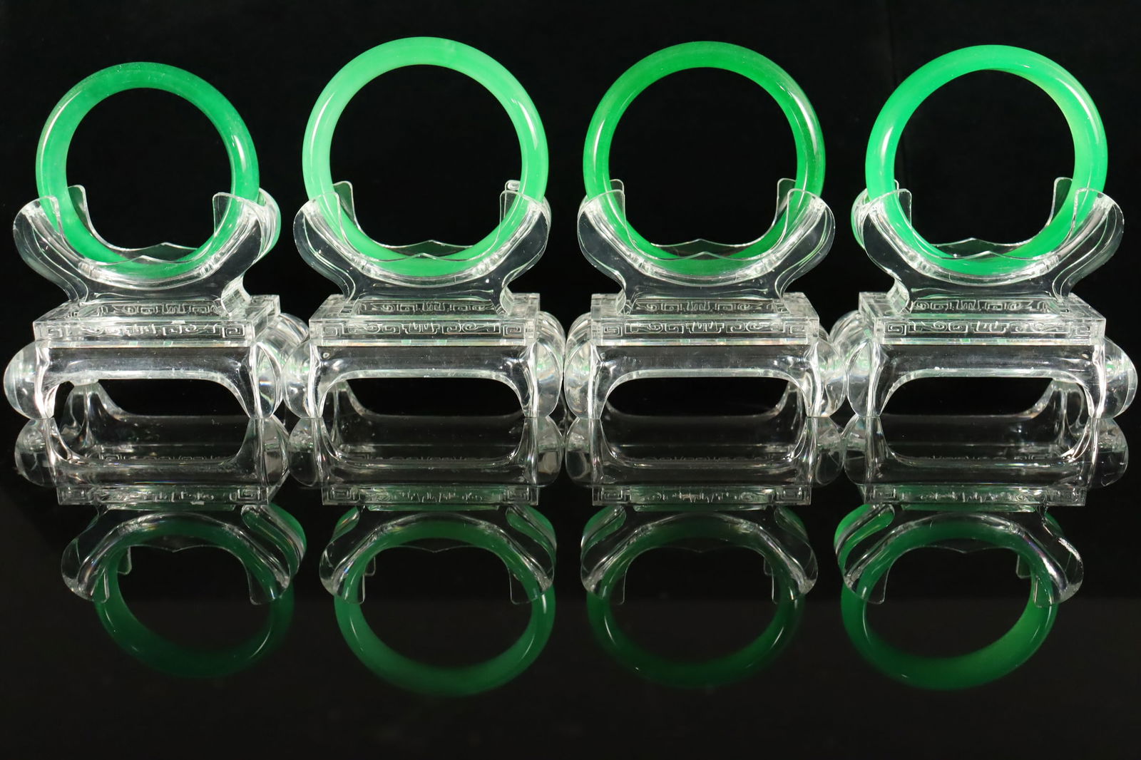 Lots Chinese apple green bangles (1 of 7)