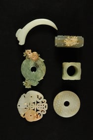 Lots Chinese carvings