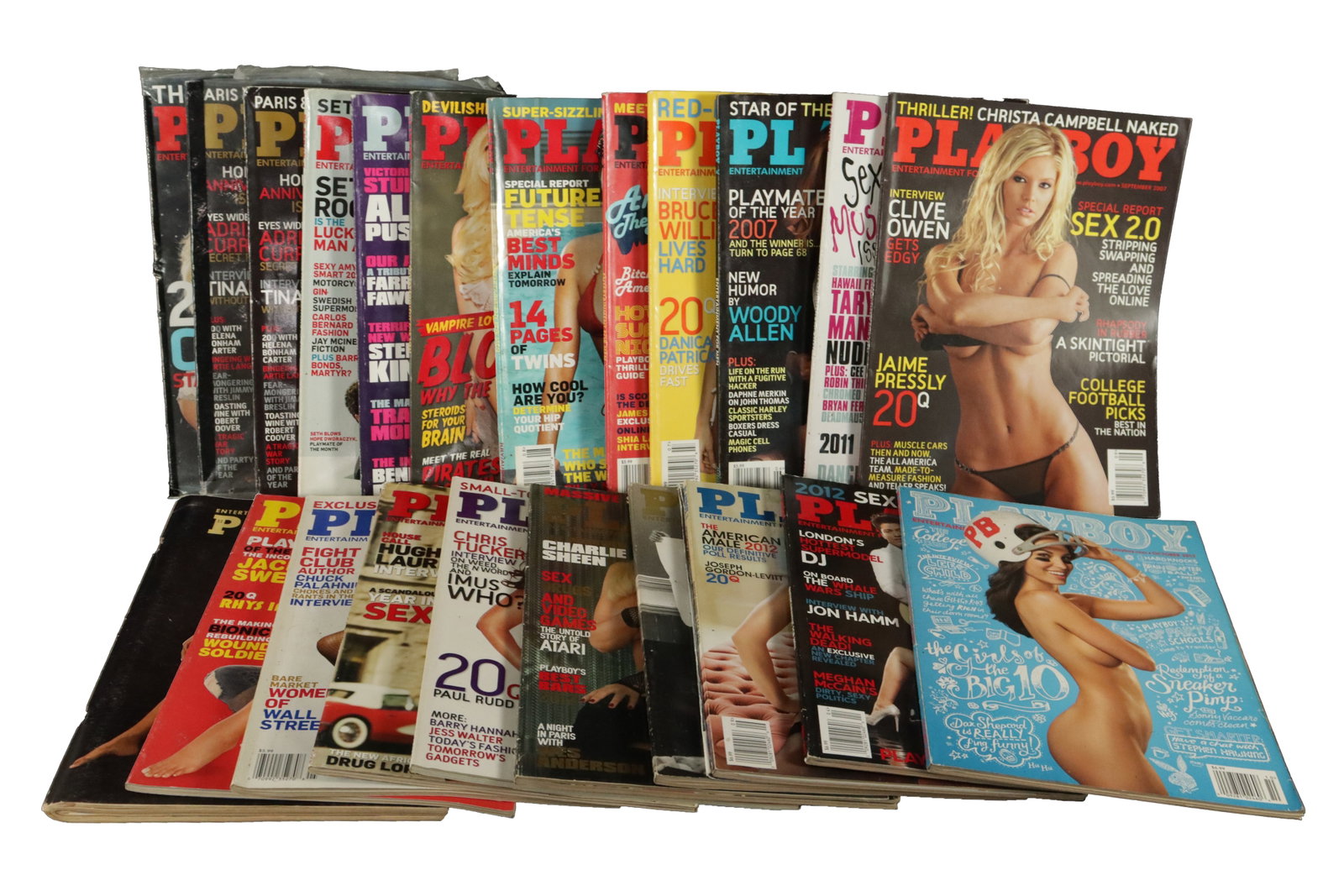 Lots vintage Playboy magazines: Lots vintage Playboy magazines.