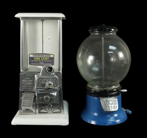 Lots vintage coin machine