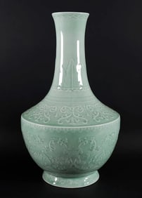 Chinese important fine celadon vase