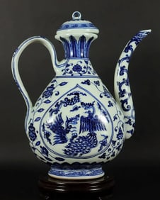 Chinese fine b/w wine pot