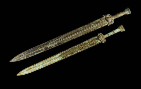 Lots Chinese bronze swords: Lots Chinese fine bronze swords. Longest L: 30.5" x W: 3."