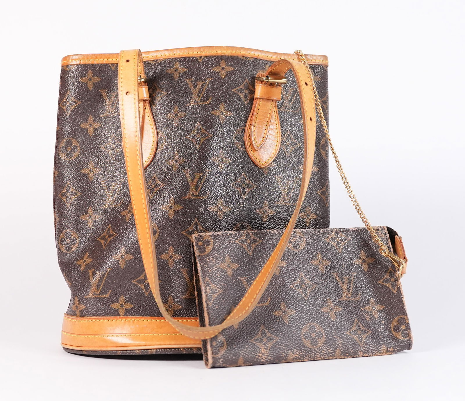 Louis Vuitton bucket bag (1 of 15)