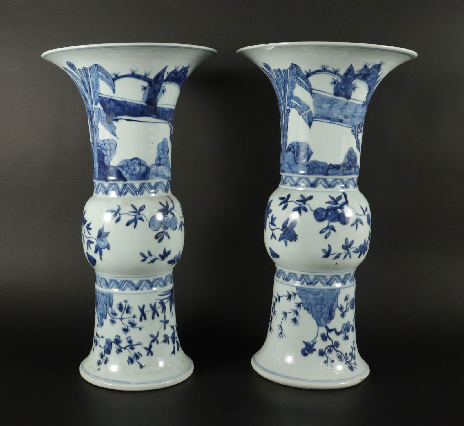 2 Chinese fine b/w vase (1 of 7)