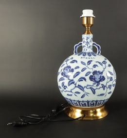 Chinese fine flask vase lamp