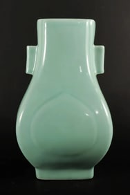 Chinese fine celadon vase