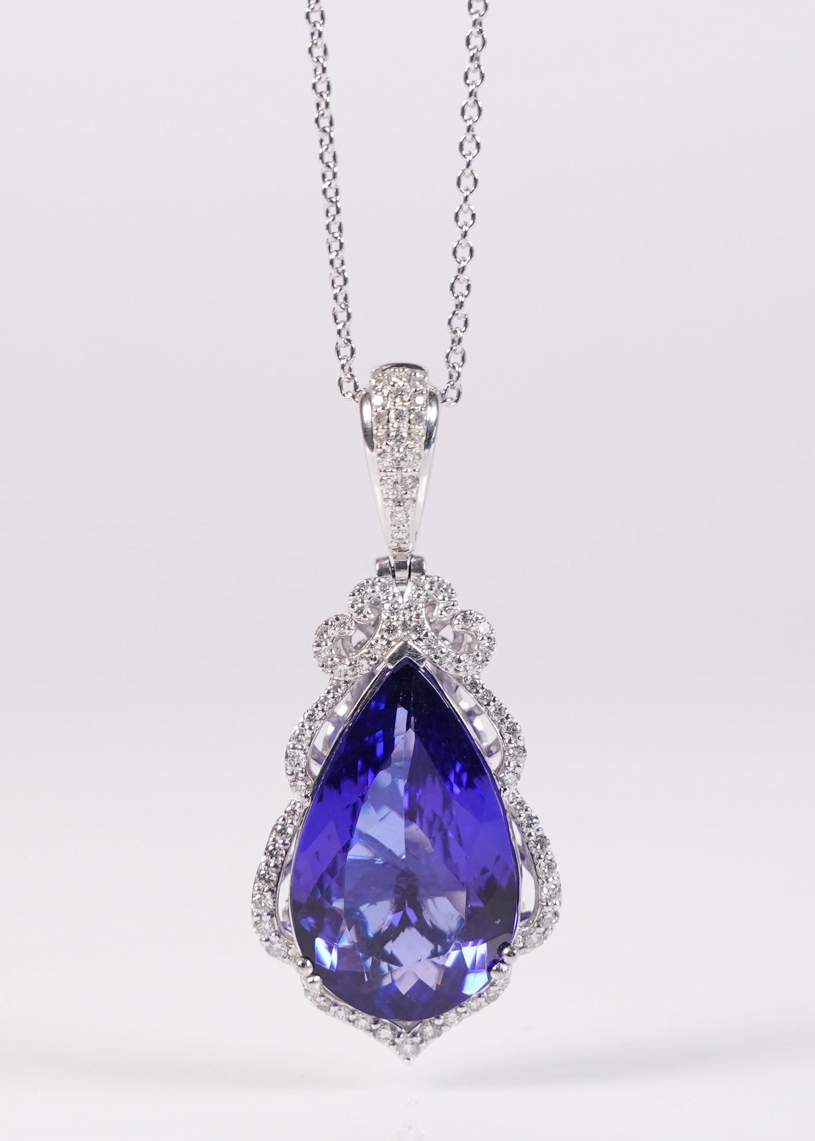 Platinum tanzanite diamond necklace GIA (1 of 9)