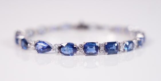 Platinum natural sapphire diamond necklace
