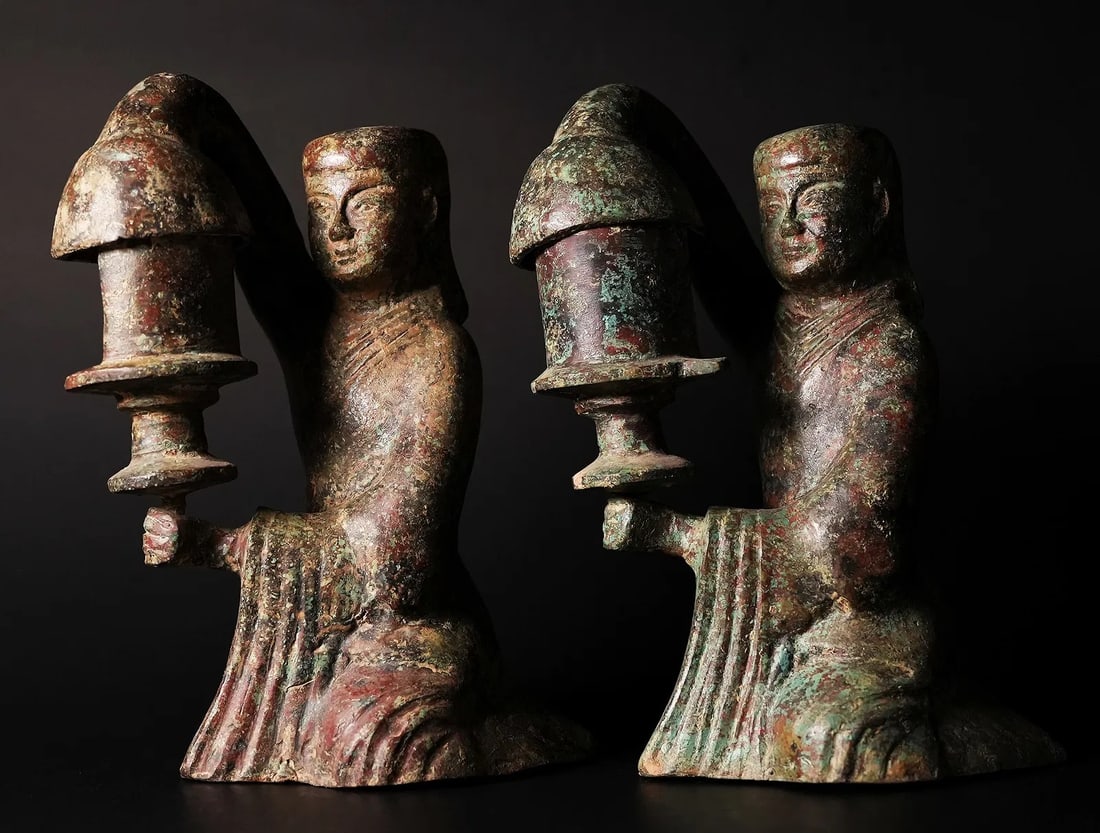 2 Chinese bronze vessels: 2 Chinese fine bronze vessels. H: 9.7" x W: 5.8."