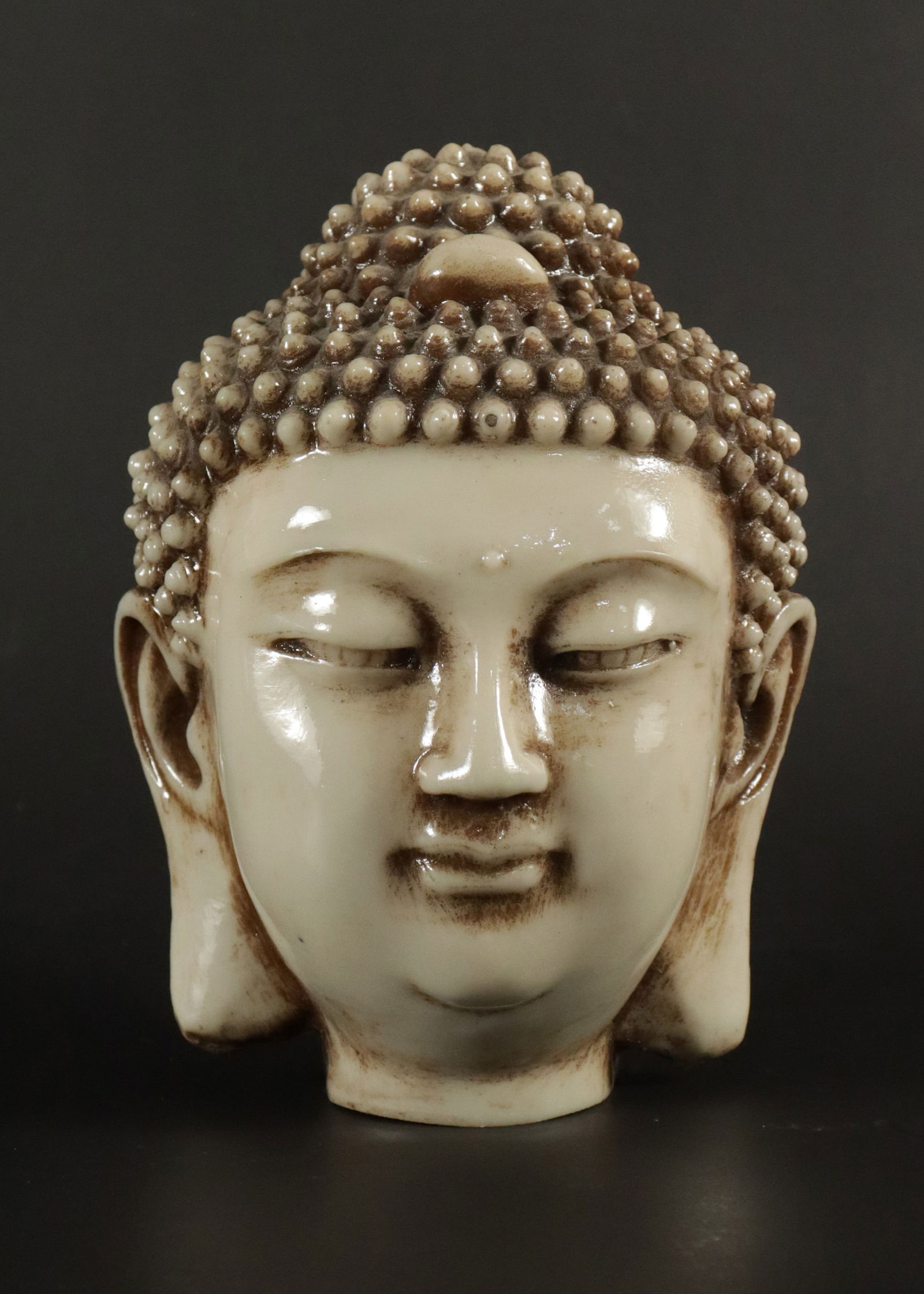 Chinese fine carved head (1 of 5)