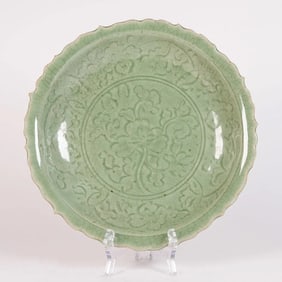 Chinese Ming dynasty large plate