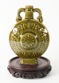 Chinese fine flask vase