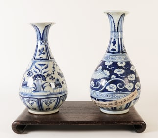 2 Chinese b/w fine vase