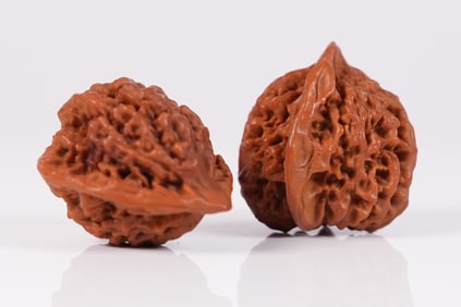 2 Chinese carved items