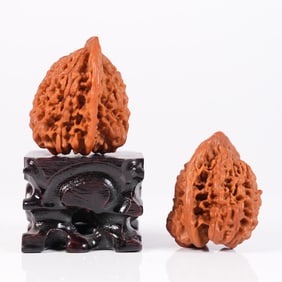 2 Chinese carved items