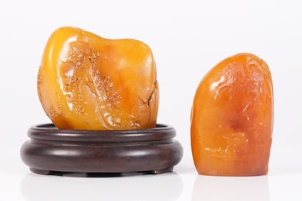 2 Chinese fine carvings