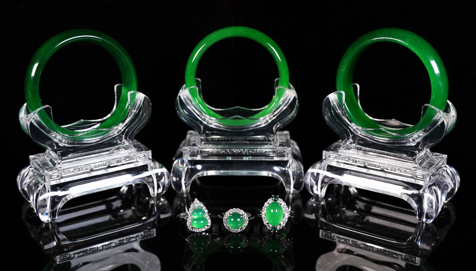 Lots Chinese fine items (1 of 8)